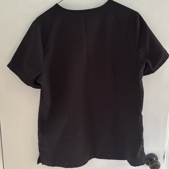 Figs black two pocket scrub top - Picture 4 of 4